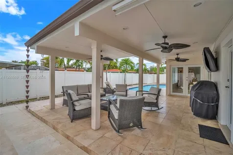 851 Bluebird Avenue Miami Springs FL 33166