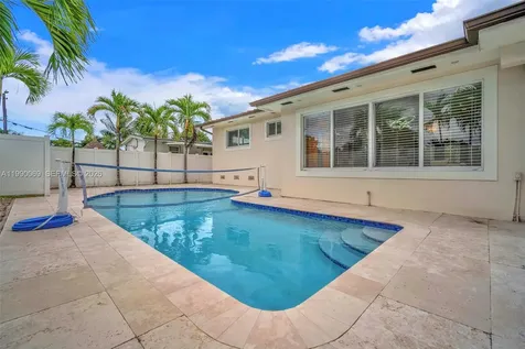 851 Bluebird Avenue Miami Springs FL 33166