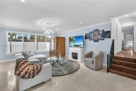 851 Bluebird Avenue Miami Springs FL 33166