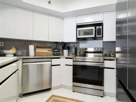 6767 Collins Avenue Miami Beach FL 33141