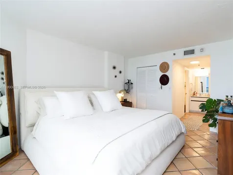 6767 Collins Avenue Miami Beach FL 33141