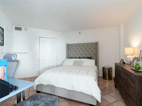 6767 Collins Avenue Miami Beach FL 33141