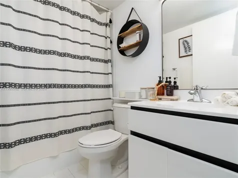 6767 Collins Avenue Miami Beach FL 33141