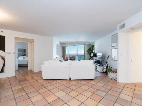 6767 Collins Avenue Miami Beach FL 33141