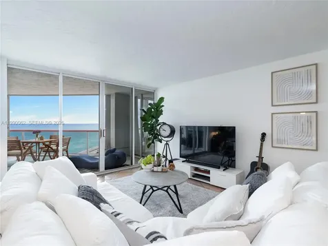 6767 Collins Avenue Miami Beach FL 33141