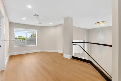 4953 Kensington Circle Coral Springs FL 33076