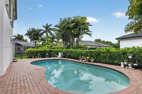 4953 Kensington Circle Coral Springs FL 33076