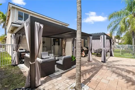 1500 Canary Island Drive Weston FL 33327