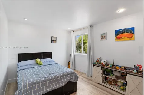 1500 Canary Island Drive Weston FL 33327