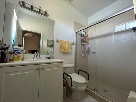 9227 SW 227th Street Cutler Bay FL 33190