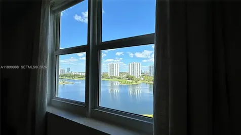 20000 E Country Club Drive Aventura FL 33180