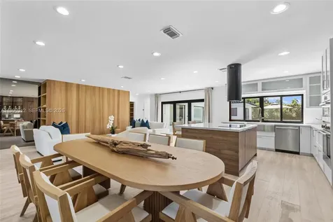 116 W 1st Court Miami Beach FL 33139