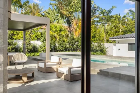 116 W 1st Court Miami Beach FL 33139