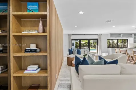116 W 1st Court Miami Beach FL 33139