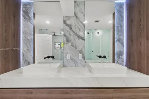116 W 1st Court Miami Beach FL 33139