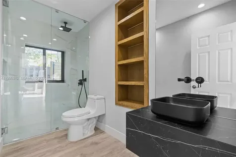 116 W 1st Court Miami Beach FL 33139