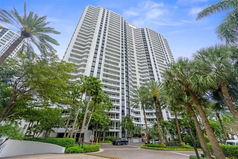 21055 Yacht Club Drive Aventura FL 33180