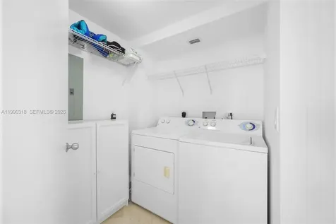 21055 Yacht Club Drive Aventura FL 33180