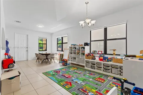 19244 NE 9th Place Miami FL 33179