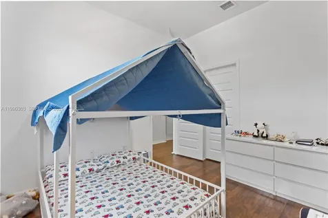 19244 NE 9th Place Miami FL 33179