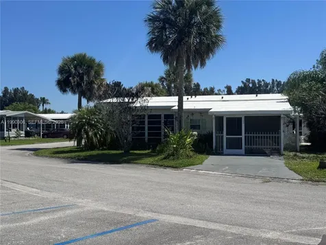 7300 20th Street Florida City FL 32966