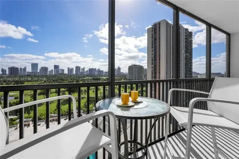 20301 W Country Club Drive Aventura FL 33180