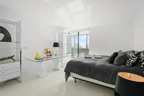 20301 W Country Club Drive Aventura FL 33180