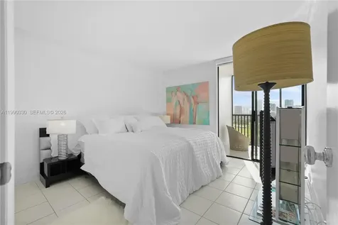 20301 W Country Club Drive Aventura FL 33180