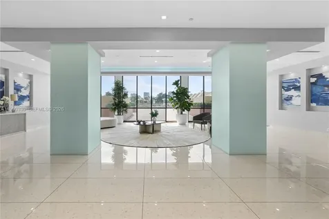 20301 W Country Club Drive Aventura FL 33180