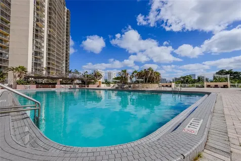 20301 W Country Club Drive Aventura FL 33180