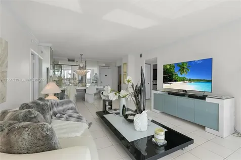 20301 W Country Club Drive Aventura FL 33180