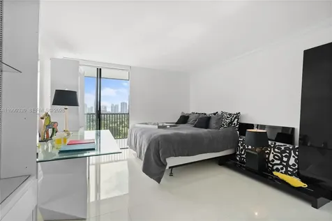20301 W Country Club Drive Aventura FL 33180