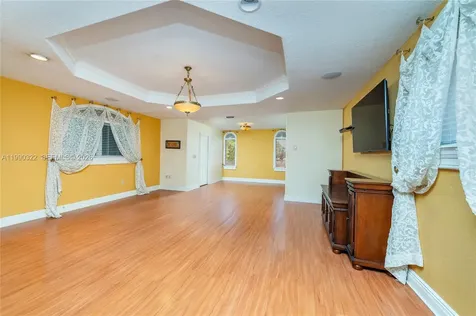 588 Miller Drive Miami Springs FL 33166