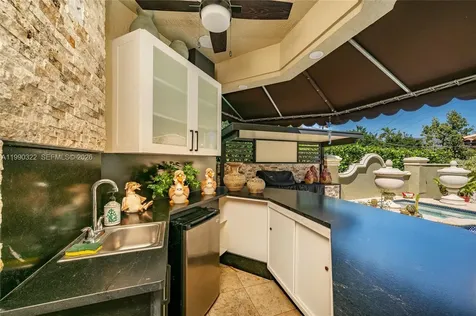 588 Miller Drive Miami Springs FL 33166