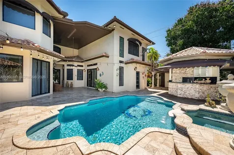 588 Miller Drive Miami Springs FL 33166