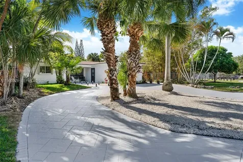 1000 SW 32nd Street Fort Lauderdale FL 33315