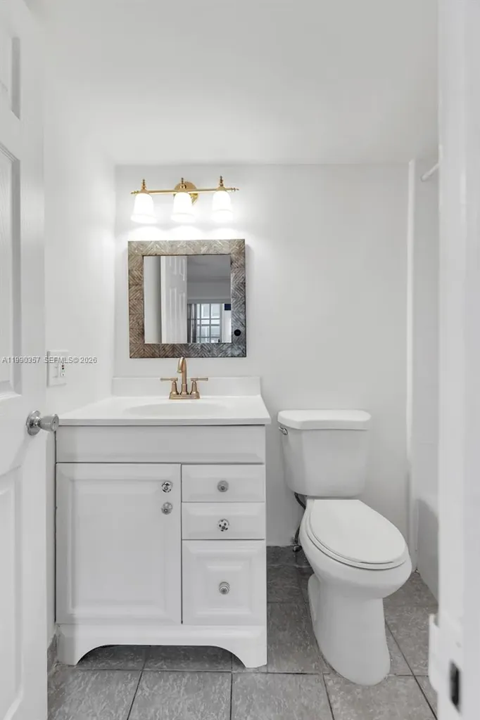 294 Brittany G Delray Beach FL 33446