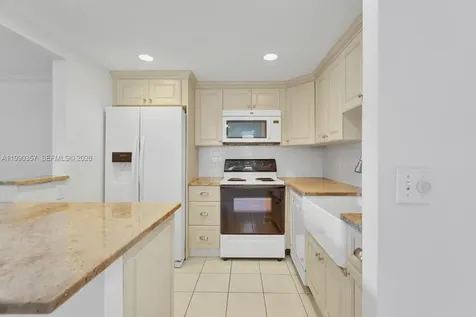 294 Brittany G Delray Beach FL 33446