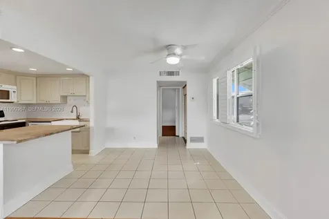 294 Brittany G Delray Beach FL 33446