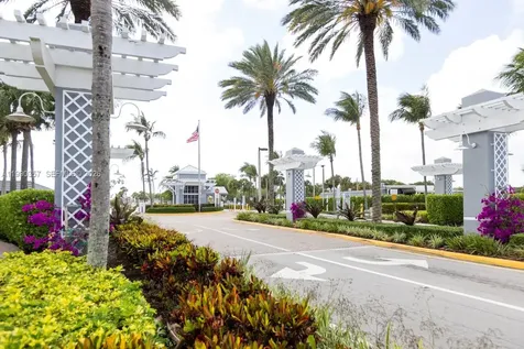 294 Brittany G Delray Beach FL 33446