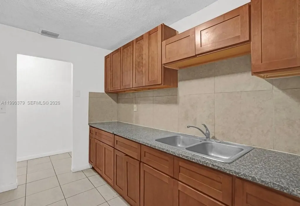 3876 NW 207th Street Road Miami Gardens FL 33055