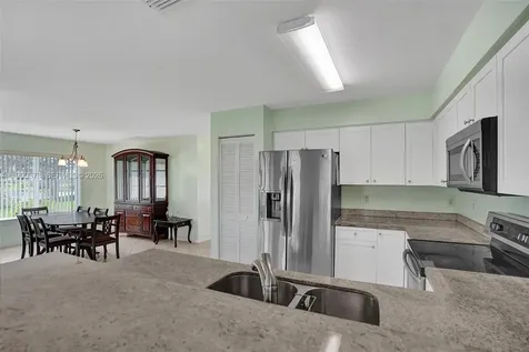 1726 SW 110th Terrace Davie FL 33324