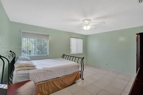 1726 SW 110th Terrace Davie FL 33324