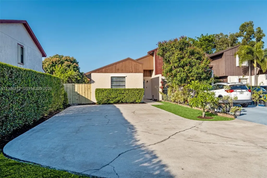 1187 The 12th Fairway Wellington FL 33414