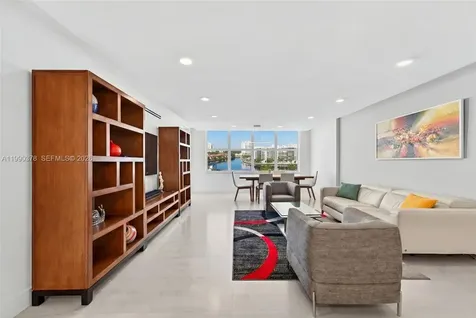 3725 S Ocean Drive Hollywood FL 33019