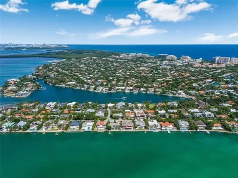 640 S Mashta Drive Key Biscayne FL 33149