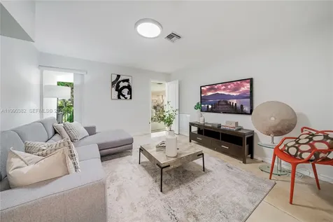 640 S Mashta Drive Key Biscayne FL 33149