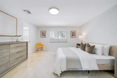 640 S Mashta Drive Key Biscayne FL 33149