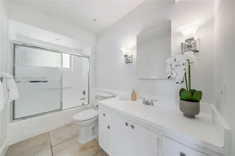 640 S Mashta Drive Key Biscayne FL 33149