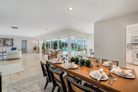640 S Mashta Drive Key Biscayne FL 33149